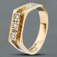 Pre-Owned Vintage Yellow Gold Brilliant Cut Diamond Three Stone Ring 41382011