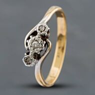 Pre-Owned Vintage Yellow Gold Diamond Twist Three Stone Ring 41382135