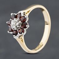 Pre-Owned Vintage 18ct Yellow Gold Garnet & Brilliant Cut Diamond Cluster Ring 41382346