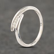 Pre-Owned 9ct White Gold Princess Cut Diamond Crossover Ring 41382408