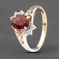 Pre-Owned 9ct Yellow Gold Garnet & Diamond Dress Ring 41382550