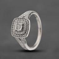 Pre-Owned 9ct White Gold 0.32ct Brilliant Cut Diamond Halo Cluster Ring 41382855