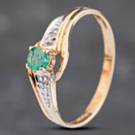 Pre-Owned 9ct Yellow Gold Emerald & 0.01ct Diamond Dress Ring 41383076