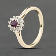 Pre-Owned 9ct Yellow Gold 0.10ct Brilliant Cut Diamond Solitaire Ring 41383115