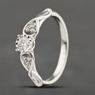 Pre-Owned 9ct White Gold 0.25ct Brilliant Cut Diamond Shoulder Set Solitaire Ring 41383127