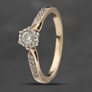 Pre-Owned 9ct Yellow Gold 0.25ct Diamond Shoulder Set Solitaire Ring 41383225