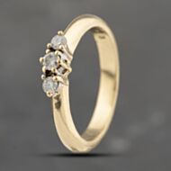 Pre-Owned 9ct Yellow Gold 0.15ct Brilliant Cut Diamond Three Stone Ring 41383610