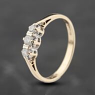 Pre-Owned 9ct Yellow Gold 0.25ct Brilliant Cut Diamond Three Stone Ring 41383884