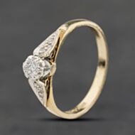 Pre-Owned 9ct Yellow Gold 0.20ct Diamond Shoulder Set Solitaire Ring 41384067