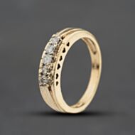 Pre-Owned 9ct Yellow Gold 0.22ct Brilliant Cut Diamond Five Stone Ring 41384100