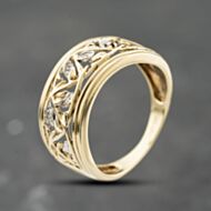 Pre-Owned 9ct Yellow Gold Brilliant Cut Diamond Open Work Entwined Leaf Design Band Ring 41384168