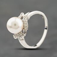 Pre-Owned 14ct White Gold Cultured Pearl & Diamond Swirl Design Dress Ring 41384224