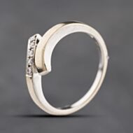 Pre-Owned 9ct White Gold Diamond Crossover Ring 41384238