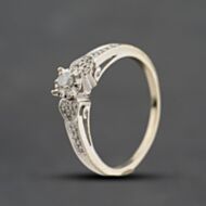 Pre-Owned 9ct Yellow Gold 0.19ct Diamond Shoulder Set Solitaire Ring 41384240