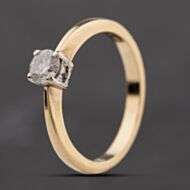 Pre-Owned 9ct Yellow Gold 0.25ct Brilliant Cut Diamond Solitaire Ring 41384318