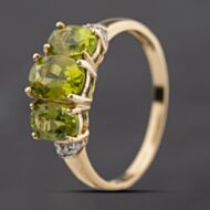 Pre-Owned 9ct Yellow Gold 1.75ct Peridot & Brilliant Cut Diamond Dress Ring 41384319