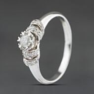 Pre-Owned 9ct White Gold 0.24ct Diamond Shoulder Set Solitaire Ring 41384460