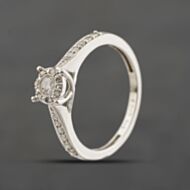Pre-Owned 9ct White Gold 0.23ct Brilliant Cut Diamond Cluster Ring 41384468