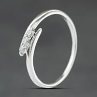 Pre-Owned 9ct White Gold 0.10ct Diamond Crossover Three Stone Ring 41384533