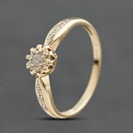 Pre-Owned 9ct Yellow Gold 0.10ct Brilliant Cut Diamond Shoulder Set Solitaire Ring 41384991