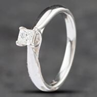 Pre-Owned 18ct White Gold 0.20ct Princess Cut Diamond Solitaire Ring 41481372