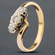 Pre-Owned 18ct Yellow Gold Brilliant Cut Diamond Crossover Three Stone Ring 41481460