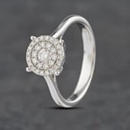 Pre-Owned 18ct White Gold Brilliant Cut Diamond Round Cluster Ring 41481627