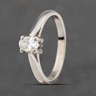 Pre-Owned 18ct White Gold 0.33ct Oval Cut Diamond Solitaire Ring 41481630