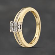 Pre-Owned 18ct Yellow Gold 0.25ct Diamond With Diamond Set Shoulders Four Stone Ring 41482131