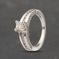 Pre-Owned 18ct White Gold 1.00ct Diamond Shoulder Set Solitaire Ring 41482208