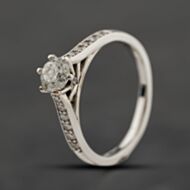 Pre-Owned 18ct White Gold 0.65ct Brilliant Cut Diamond Shoulder Set Solitaire Ring 41482311