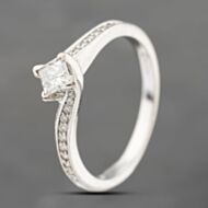 Pre-Owned 18ct White Gold Princess Cut Diamond Shoulder Set Solitaire Ring 41482328