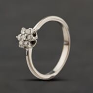 Pre-Owned 18ct White Gold 0.21ct Diamond Flower Shaped Cluster Ring 41482376