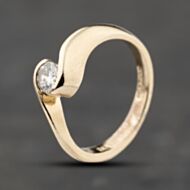 Pre-Owned 9ct Yellow Gold 0.27ct Brilliant Cut Diamond Twist Solitaire Ring 41482434