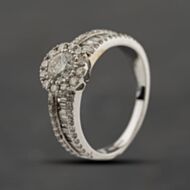 Pre-Owned 18ct White Gold 1.17ct Diamond With Baguette & Brilliant Cut Diamond Shoulders Cluster Ring 41482547