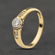 Pre-Owned 18ct Yellow Gold 0.25ct Diamond Rubover Shoulder Set Solitaire Ring 41482553