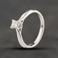 Pre-Owned 18ct White Gold 0.20ct Princess Cut Diamond Solitaire Ring 41482720
