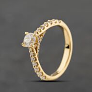 Pre-Owned 18ct Yellow Gold 1.00ct Diamond Shoulder Set Solitaire Ring 41482804