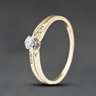 Pre-Owned 18ct Yellow Gold 0.25ct Brilliant Cut Diamond Shoulder Set Solitaire Ring 41482823