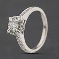 Pre-Owned Platinum 0.55ct Brilliant Cut Diamond Round Cluster Ring 41482863