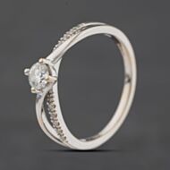 Pre-Owned 9ct White Gold 0.33ct Brilliant Cut Diamond Crossover Shoulders Solitaire Ring 41482867