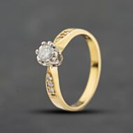 Pre-Owned 18ct Yellow Gold 0.33ct Brilliant Cut Diamond Shoulder Set Solitaire Ring 41482981