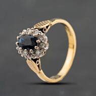 Pre-Owned Vintage 18ct Yellow Gold Sapphire & 0.20ct Diamond Oval Engraved Shoulders Cluster Ring 41483038