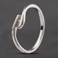 Pre-Owned 9ct White Gold 0.06ct Brilliant Cut Diamond Crossover Three Stone Ring 41671610
