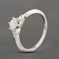 Pre-Owned Platinum 0.47ct Brilliant Cut Diamond Three Stone Ring 43121277