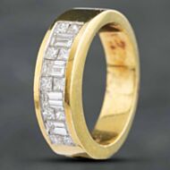 Pre-Owned 18ct Yellow Gold Diamond Channel Set Dress Ring 43121569