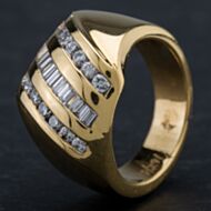 Pre-Owned 18ct Yellow Gold Brilliant Cut Diamond Dress Ring 4312405
