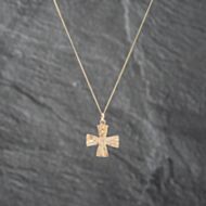 Pre-Owned 9ct Yellow Gold Star Burst Design Cross Pendant & 18 Inch Curb Chain 43141266