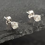 Pre-Owned 14ct White Gold 0.40ct Brilliant Cut Diamond Solitaire Stud Earrings 43171047