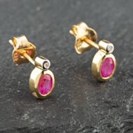 Pre-Owned Yellow Gold 0.43ct Oval Cut Ruby & Diamond Stud Earrings 43171086